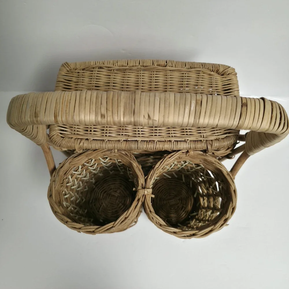 The Unbranded Brand vtg wicker